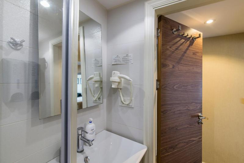 Superior Double Room image 3