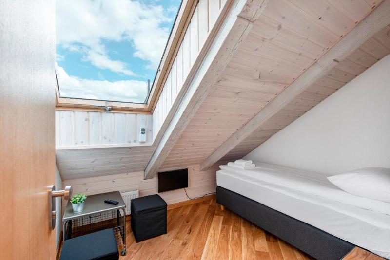 Piano Apartments - image 17