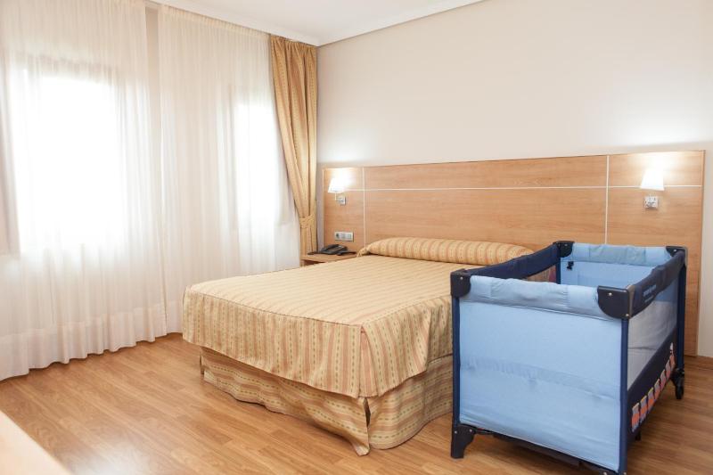 Double or Twin Room image 4