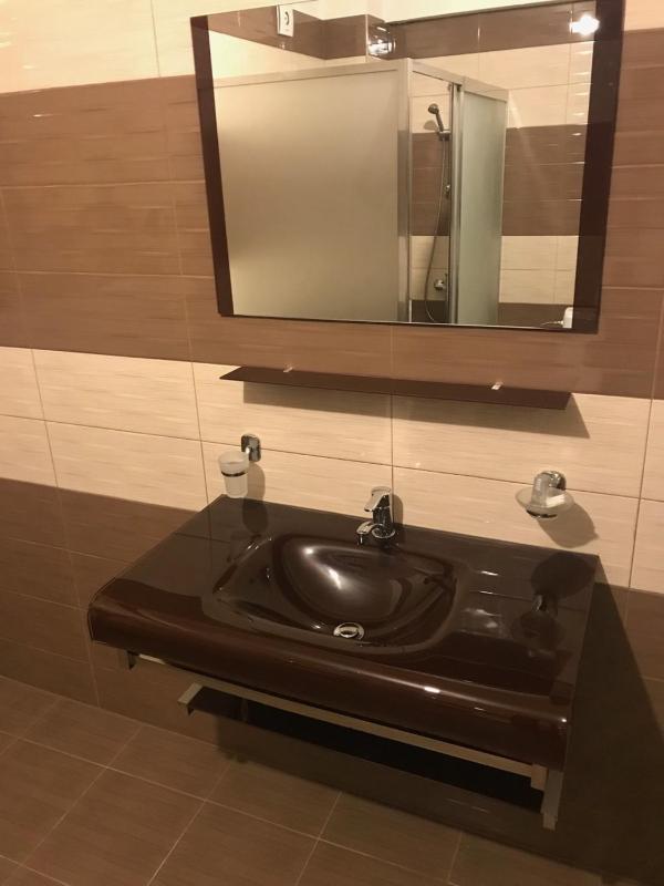 One-Bedroom Suite with Balcony image 4