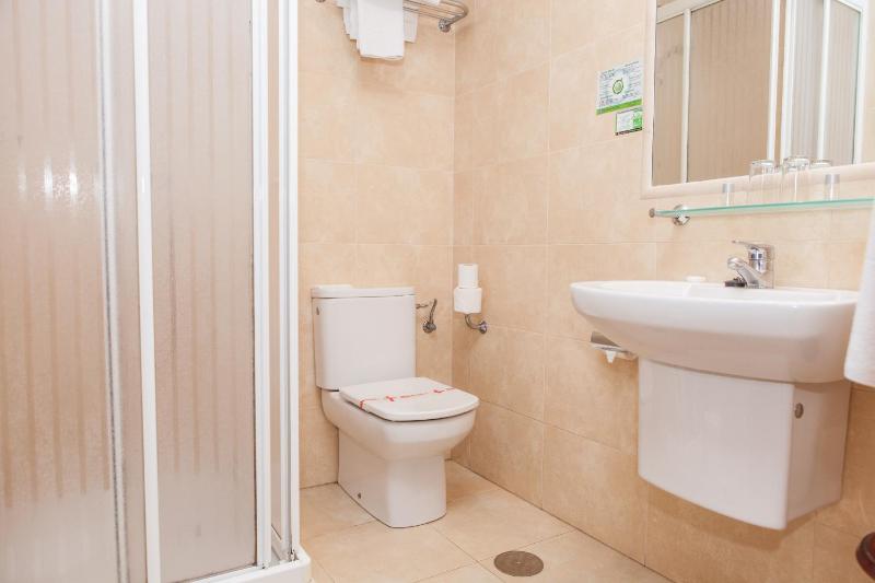 Triple Room image 2