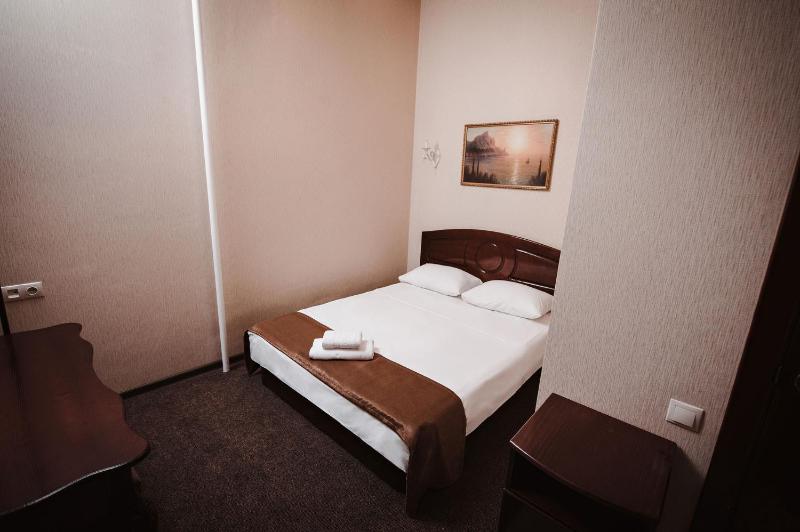 Double Room image 2