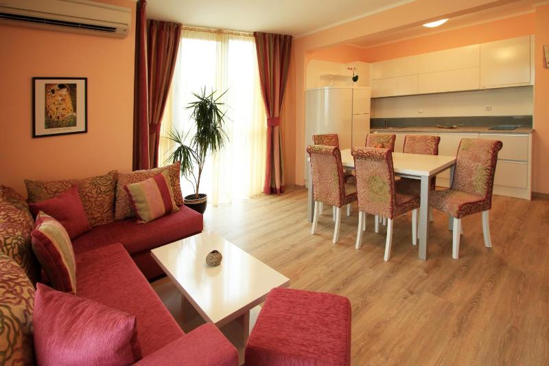 Two-Bedroom Suite with Balcony and Park View image 3