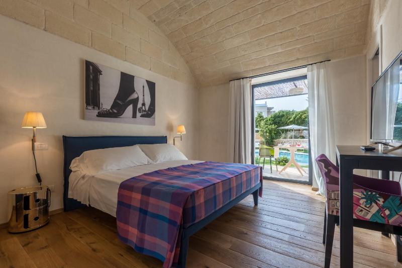 Deluxe Room image 1