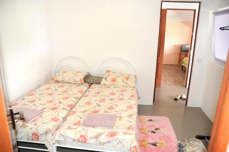 Double or Twin Room image 3