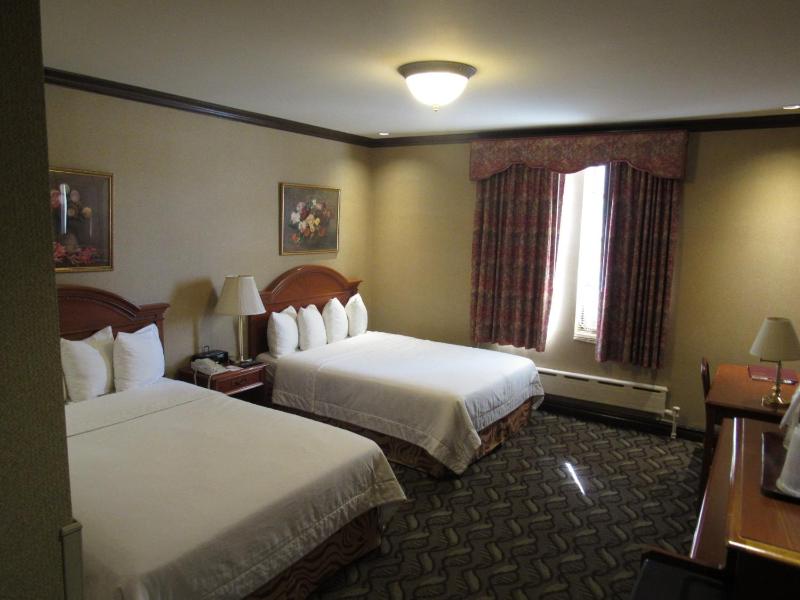 Deluxe Queen Room with Two Queen Beds image 1