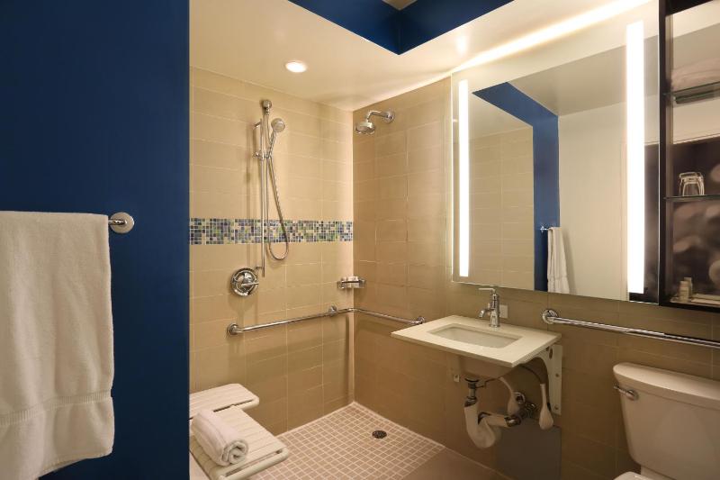 King Room - Disability Access image 4