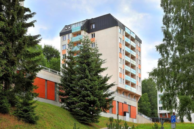 Apartment with Mountain View image 3