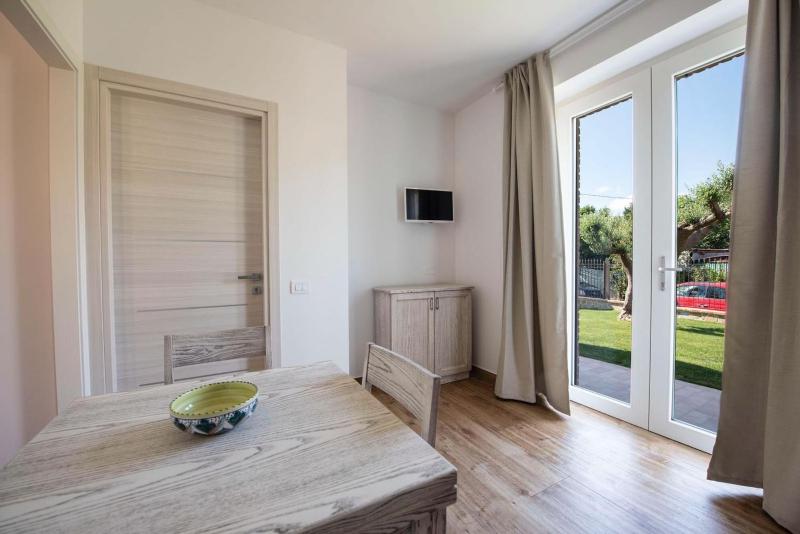 One-Bedroom Apartment image 3