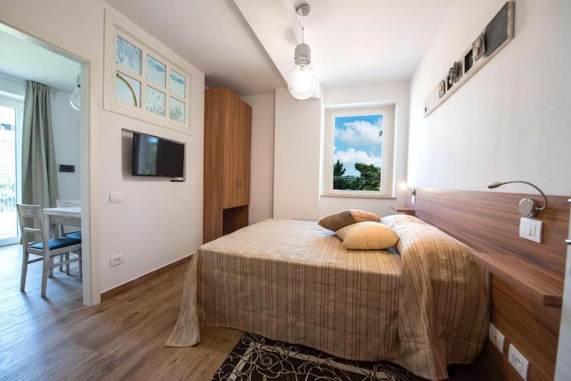 One-Bedroom Apartment image 4