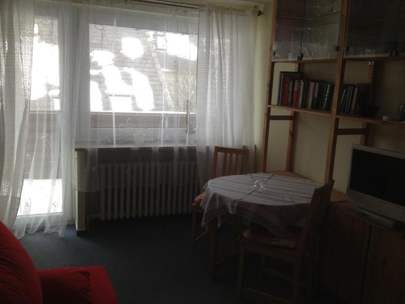 One-Bedroom Apartment with Twin Bed image 4