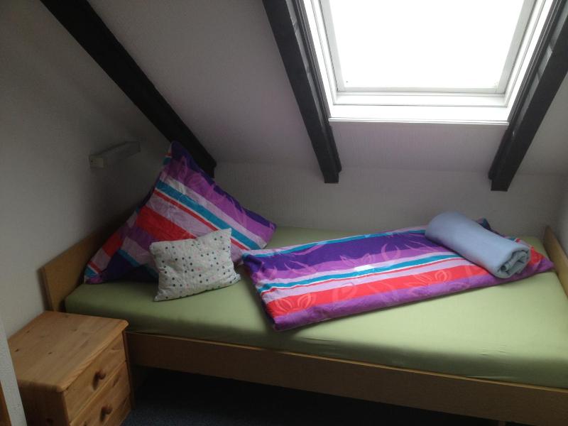 One-Bedroom Apartment with Twin Bed image 3