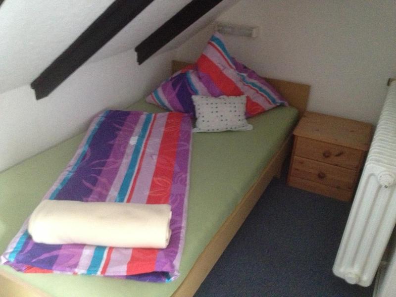 One-Bedroom Apartment with Twin Bed image 2