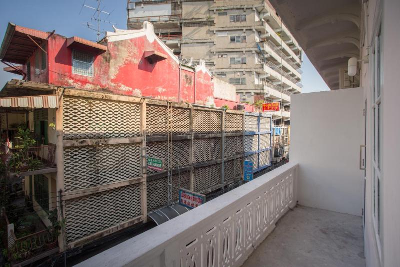 Norn Yaowarat Hotel - image 3