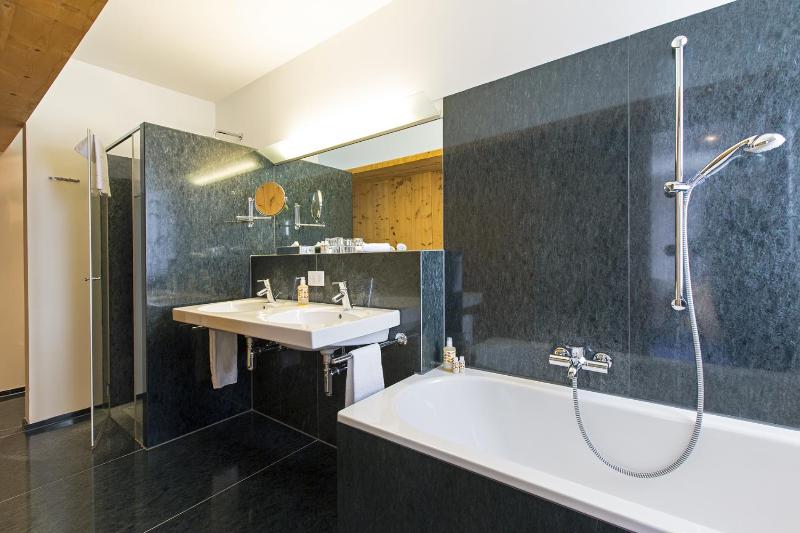 Junior Suite image 2