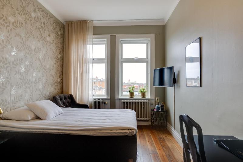 Standard Single Room image 4