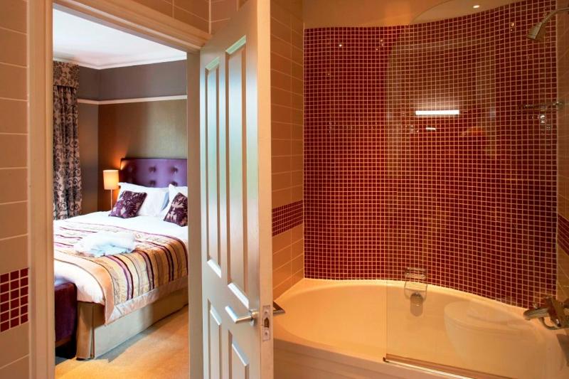 Classic Superior Double Room image 2