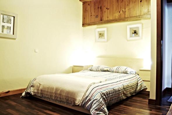 Double or Twin Room image 4