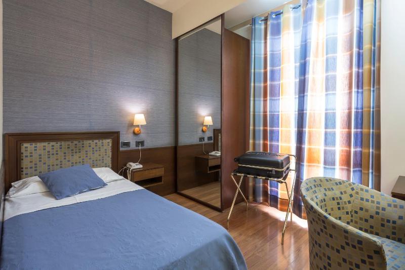 Single Room image 3