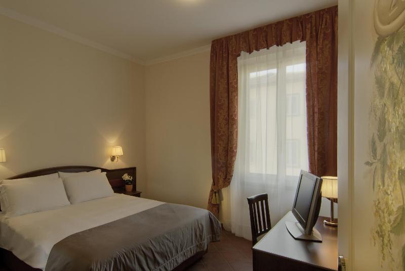 Double or Twin Room image 4