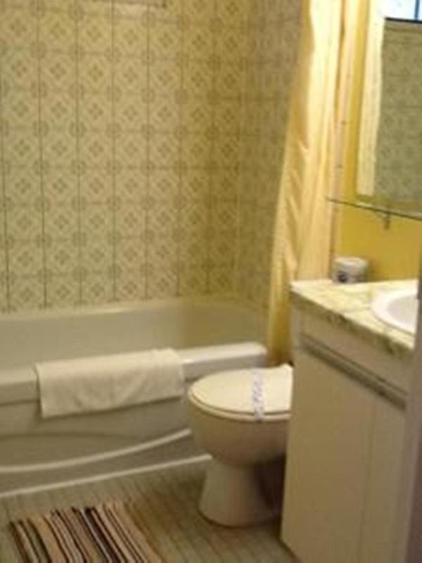 Auberge Mountain View Inn - image 15