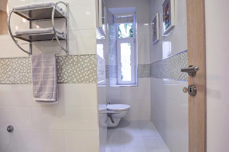 One-Bedroom Apartment with Balcony image 4