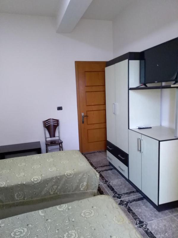 Standard Twin Room image 3