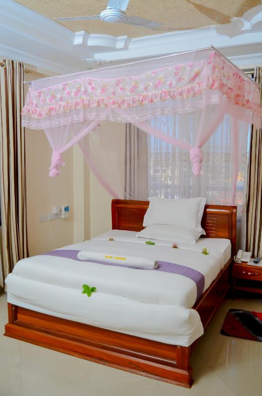 Silver Paradise Hotel - image 7