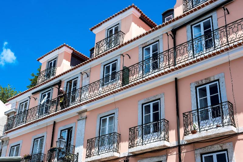 Two-Bedroom Superior Apartment with River and City View image 2