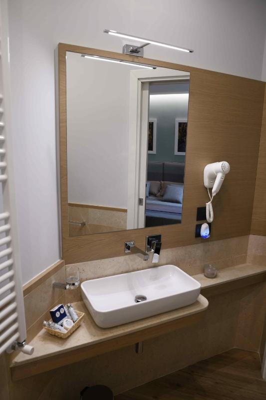 Standard Double or Twin Room image 3