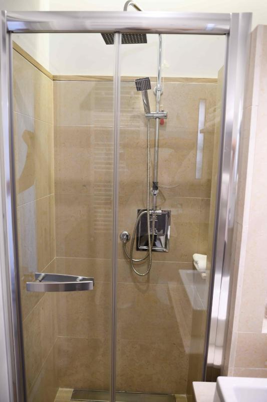 Double Room with Balcony image 3