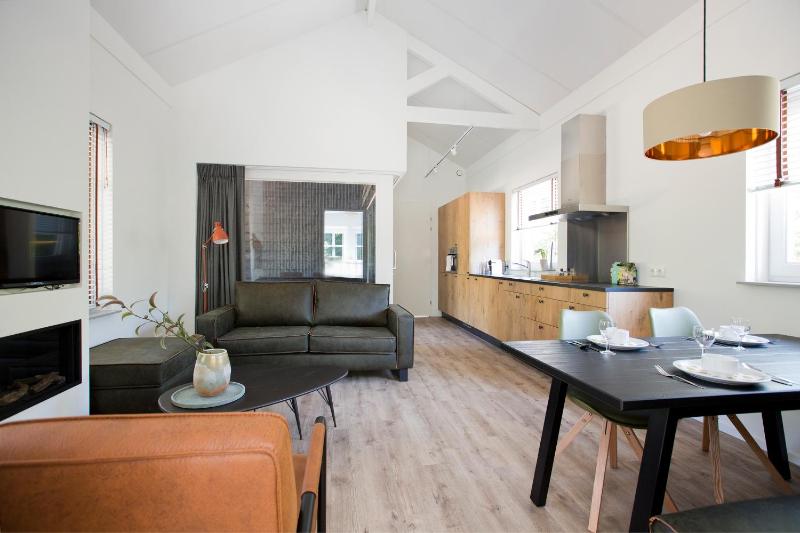 Two-Bedroom Townhouse image 4