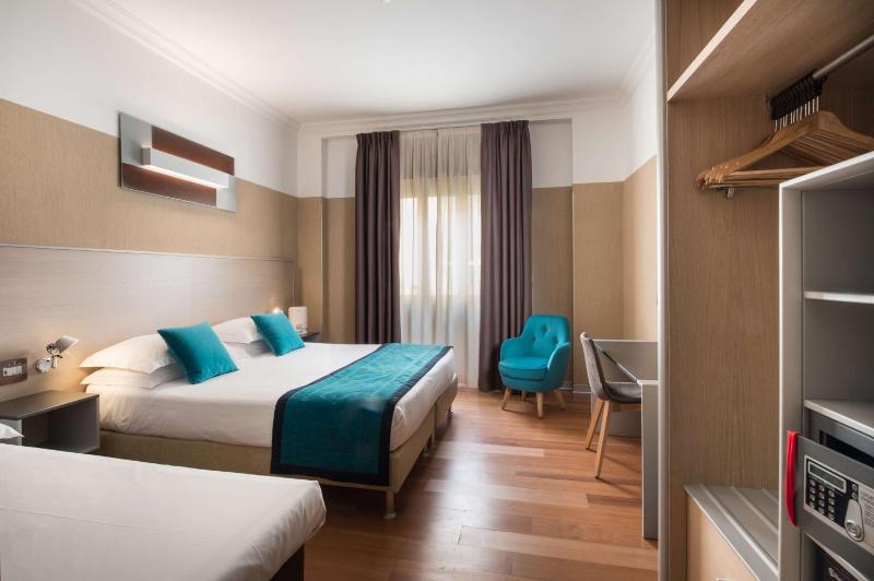 Deluxe King Room with Sofa Bed image 4