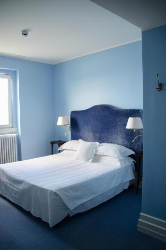 Double Room with Sea View image 3