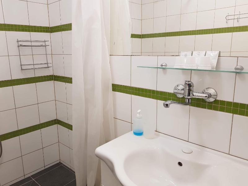 Standard Triple Room image 4