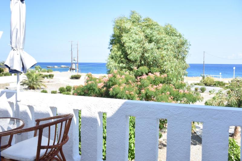 Studio with Sea View (2 Adults + 1 Child) image 4