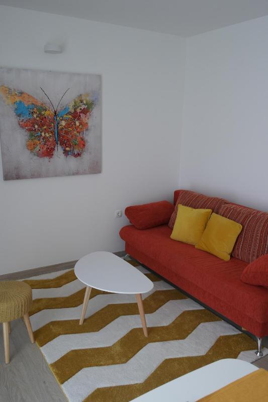 One-Bedroom Apartment image 3