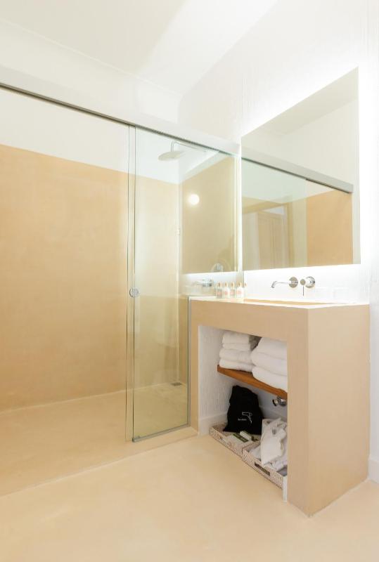 Double Room image 1