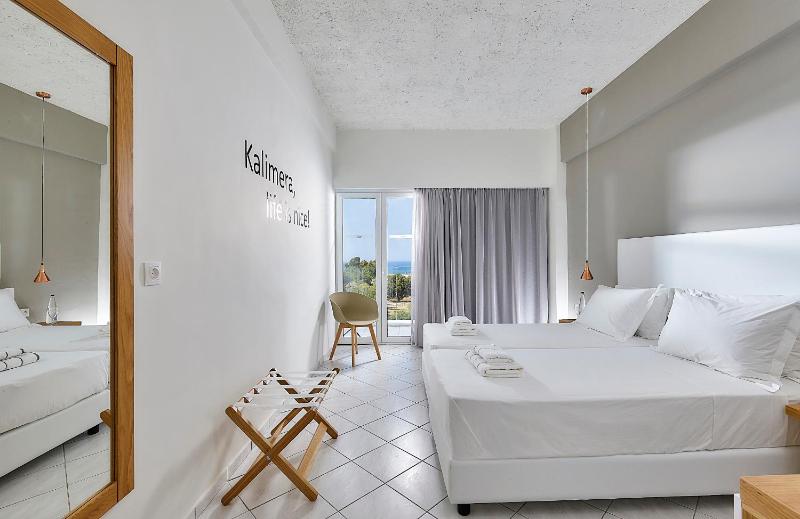 Standard Double Room image 3