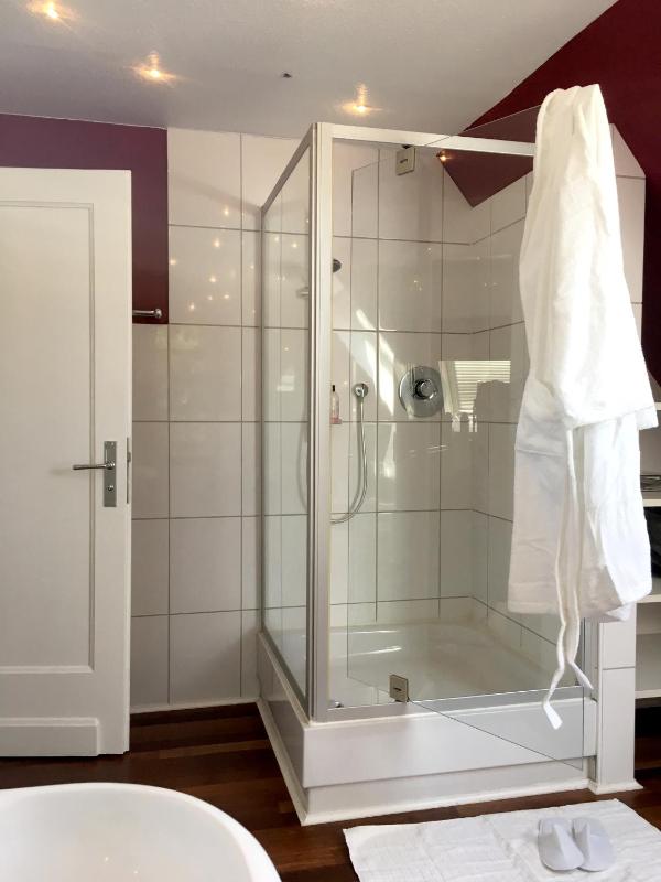Small Double Room image 1