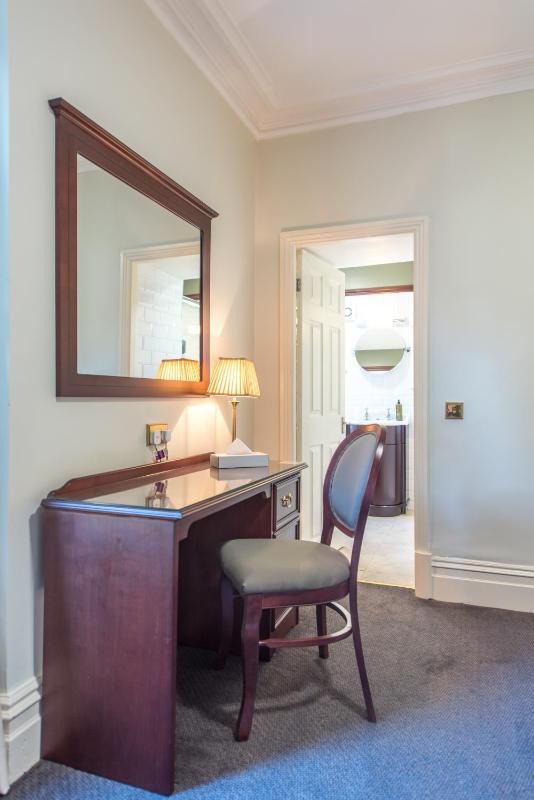 Superior Double Room with Sea View image 4