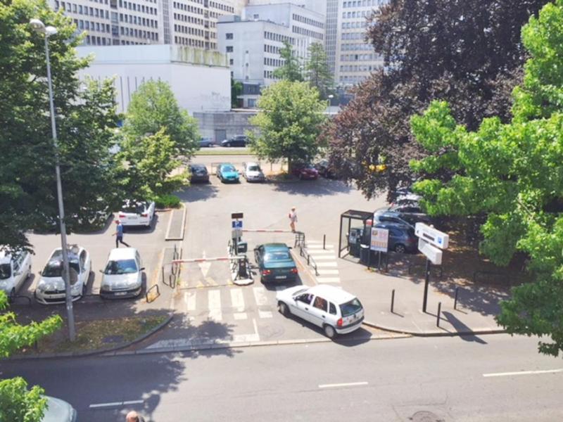 F2 Golden Lounge Hyper Centre Parking - image 19