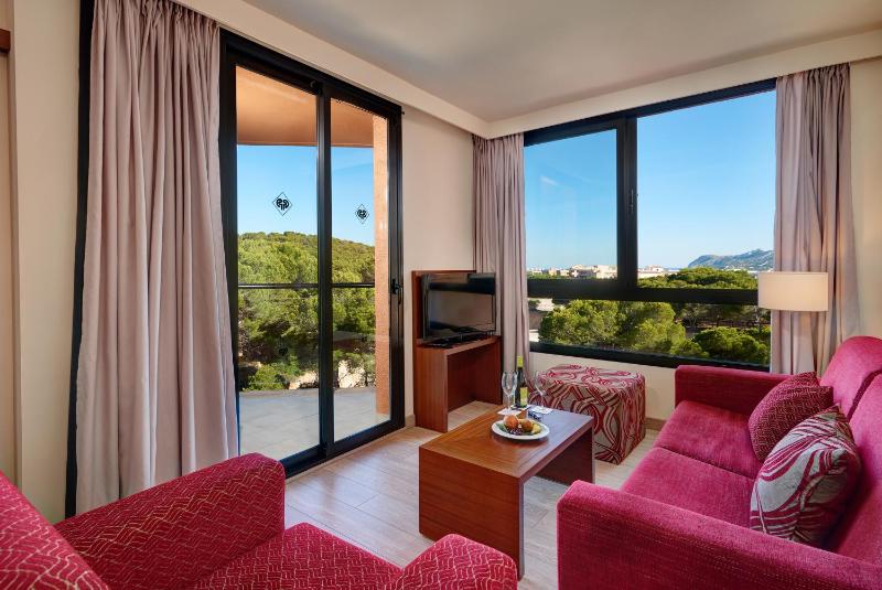 Junior Suite Superior with Hot Tub image 1