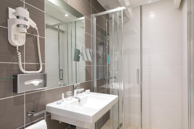 Superior Double or Twin Room image 2