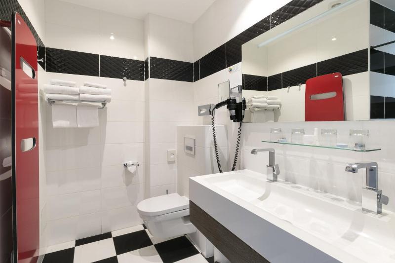 Prestige Room image 3