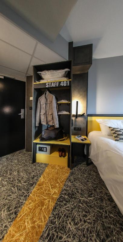 Standard Double Room image 4