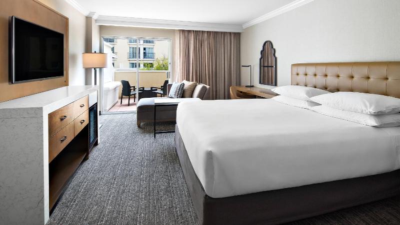King Room with Terrace image 1