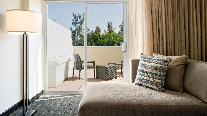 King Room with Terrace image 3