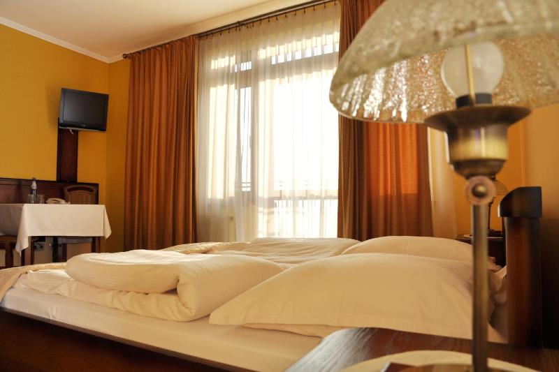 Double Room image 3