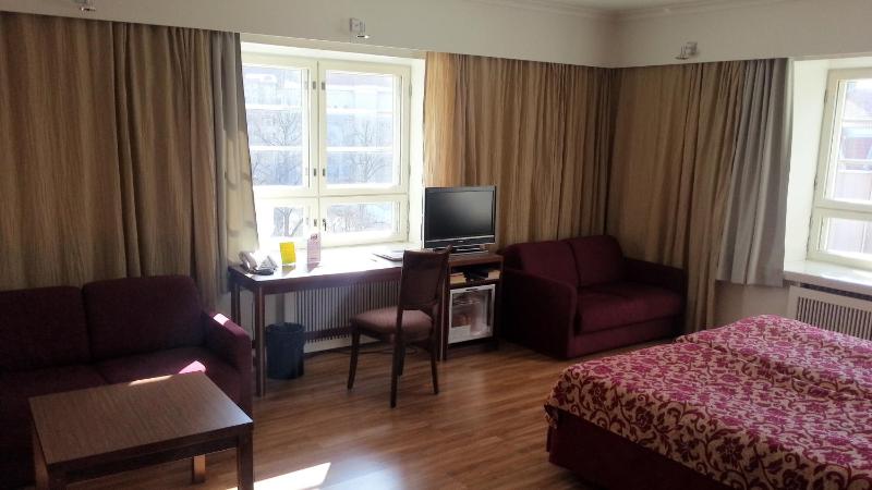 Superior Twin Room image 3